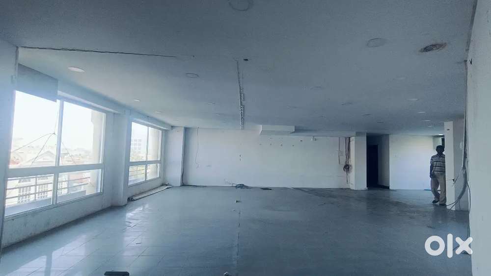 OFFICE SPACE FOR SALE IN BANJARA HILLS MAIN ROAD NO-1