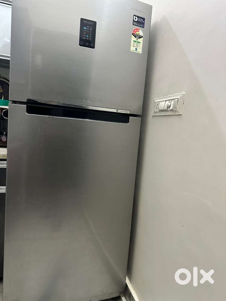 SAMSUNG DOUBLE DOOR FRIDGE
