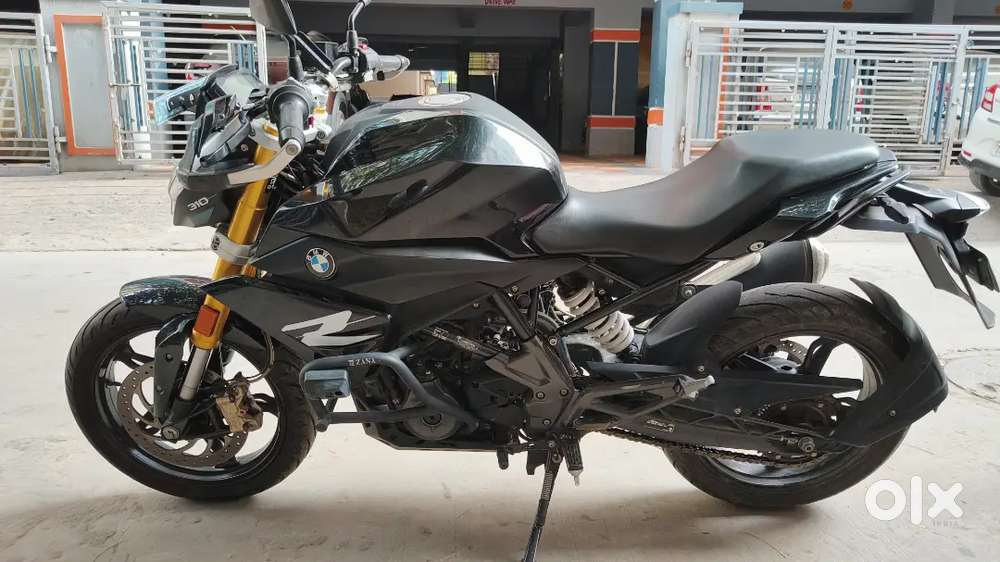 BMW G310R cosmicblack 2022 model is for an immediate sale!
