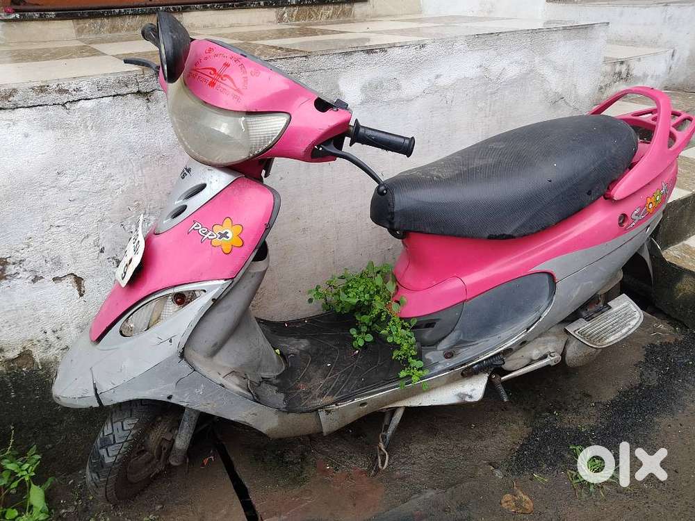 Pink scooty