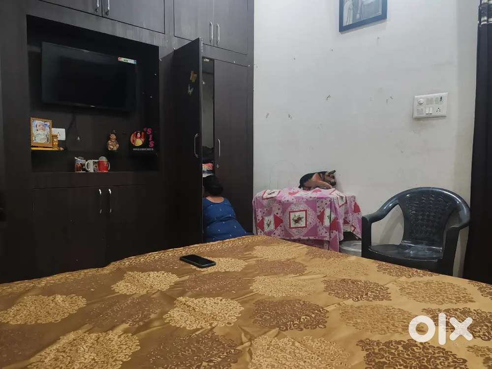 House 4bhk 2 floor, 2 rooms on each floor only interested party call