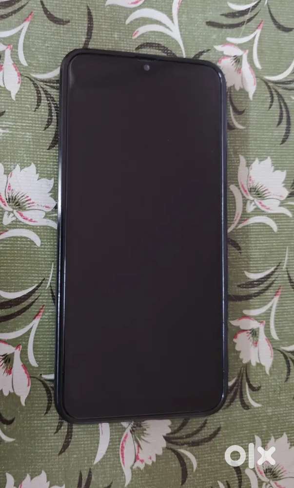 Selling my Samsung Galaxy A30(Super Amoled Display)in good condition