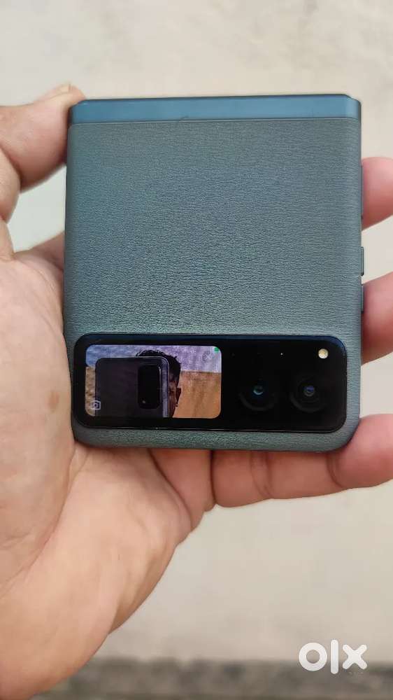 Motorola razr 40 sell in superb condition