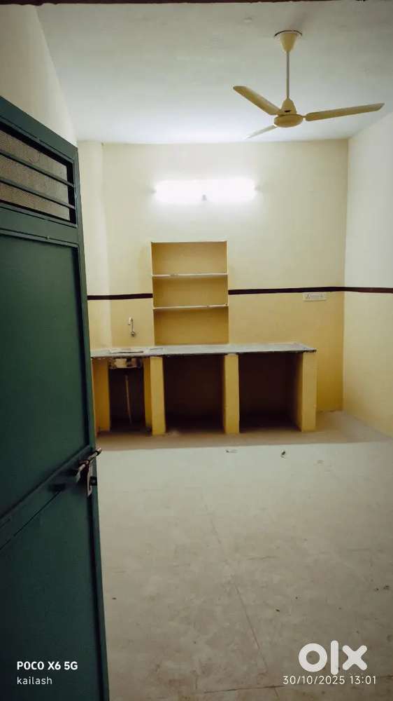 Avilable room rent best location best price