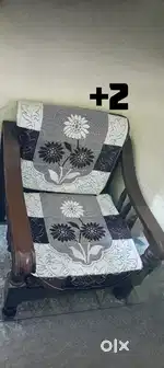 Sofa set and table