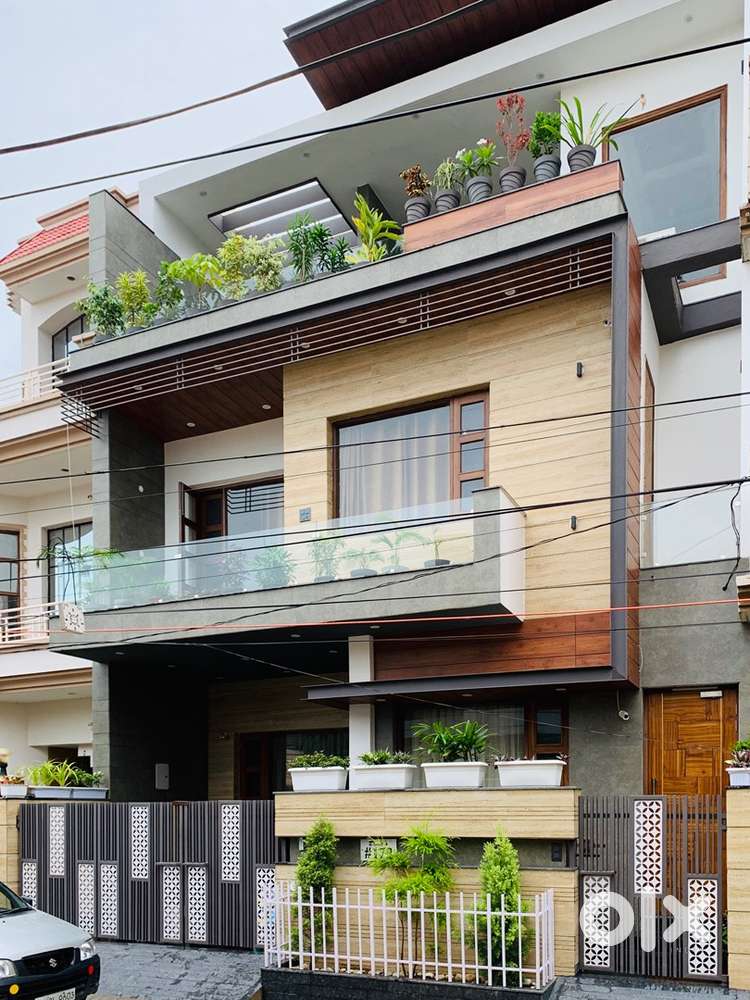 150 sq. yards luxury furnished three storey house available for sale