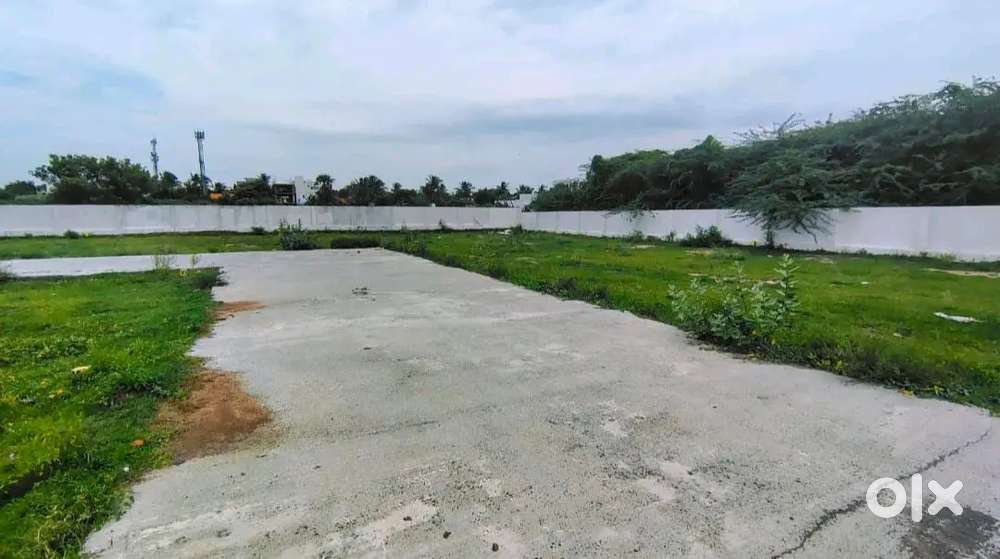 On road potheri sale for land