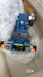 Electrical service technician for machinery