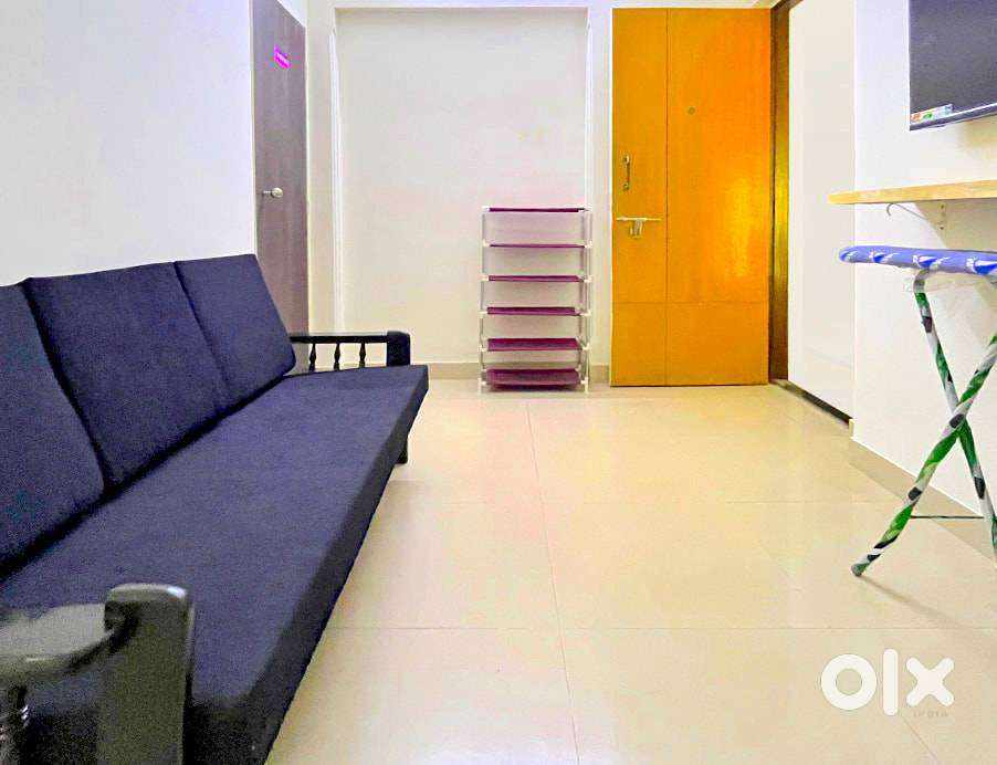 Shared Flat In Parel with Zero Brokerage  Males and Females (separate)