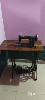 Che Italia sewing machine