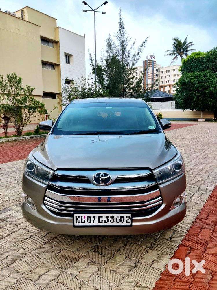 Toyota Innova Crysta 2.4 G Plus MT 7 STR, 2017, Diesel