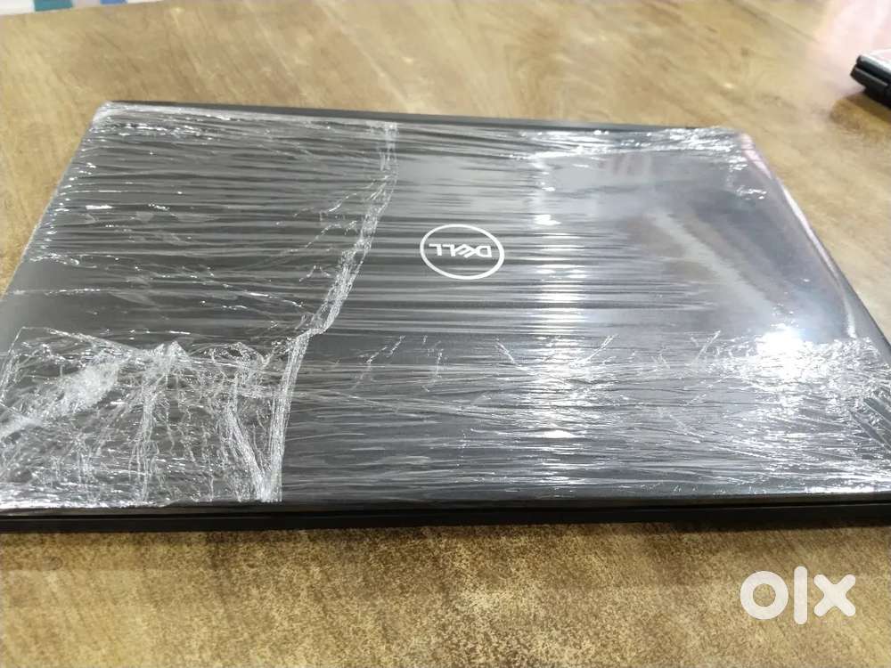 I7th 8th gen Dell 8gbean ,256 SSD 14 screen at 17000 with warranty