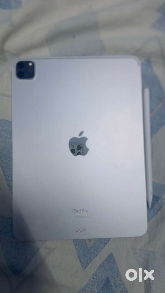 Apple 2022 iPad Pro (4th Gen) 128 GB+ Apple Pencil 2nd