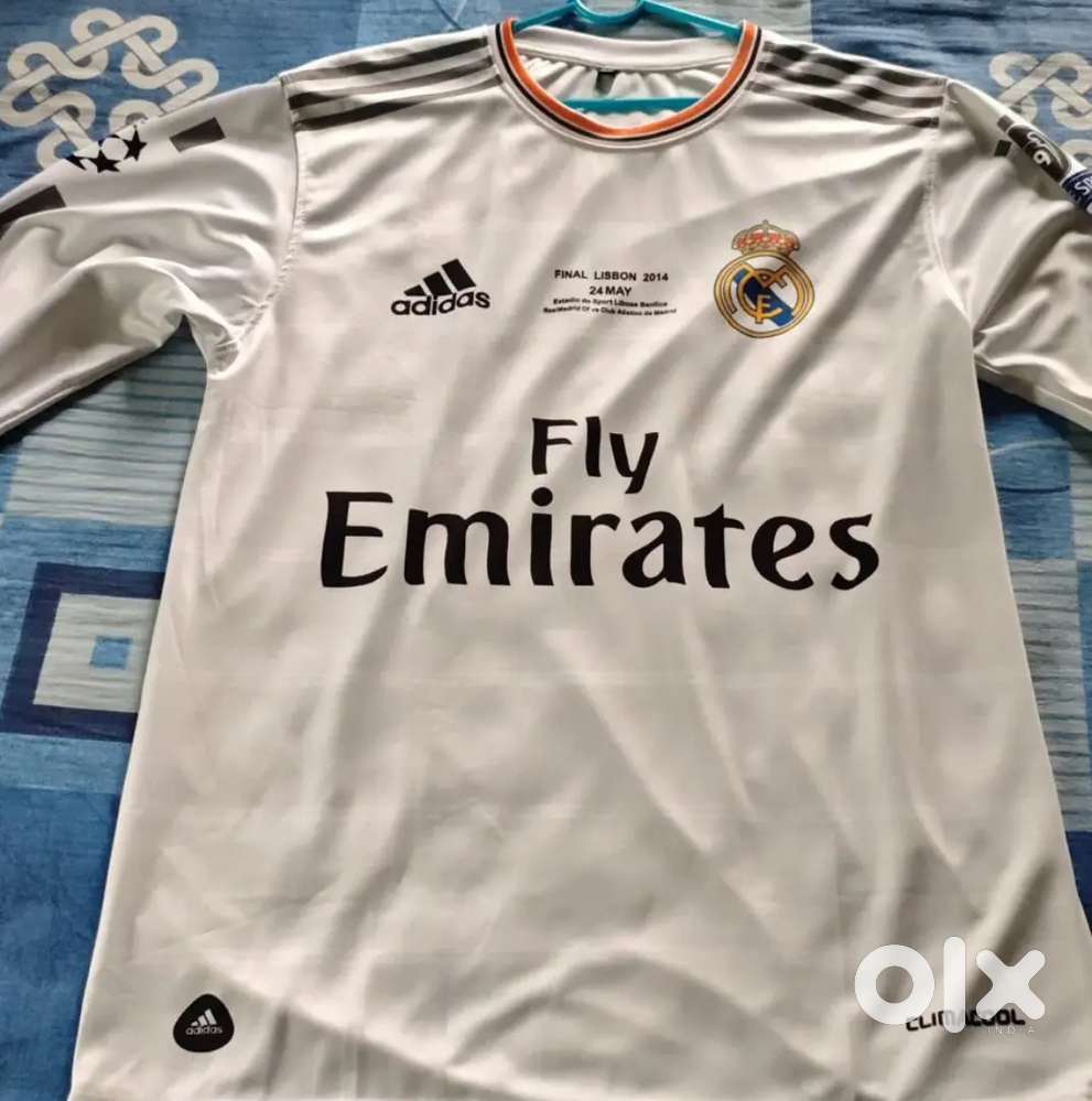 Real Madrid 2013-14 home jersey
