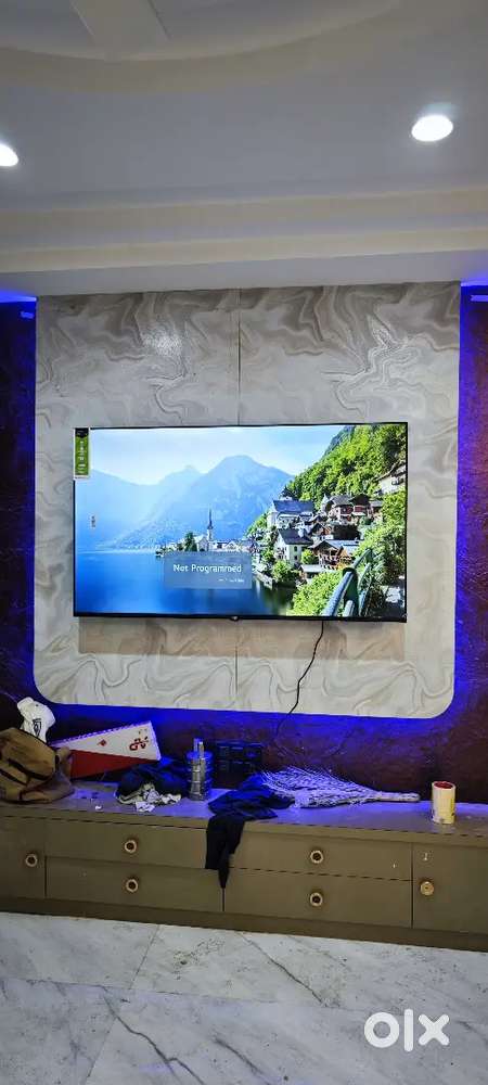 Brand new 43 led smart tv with warranty installation