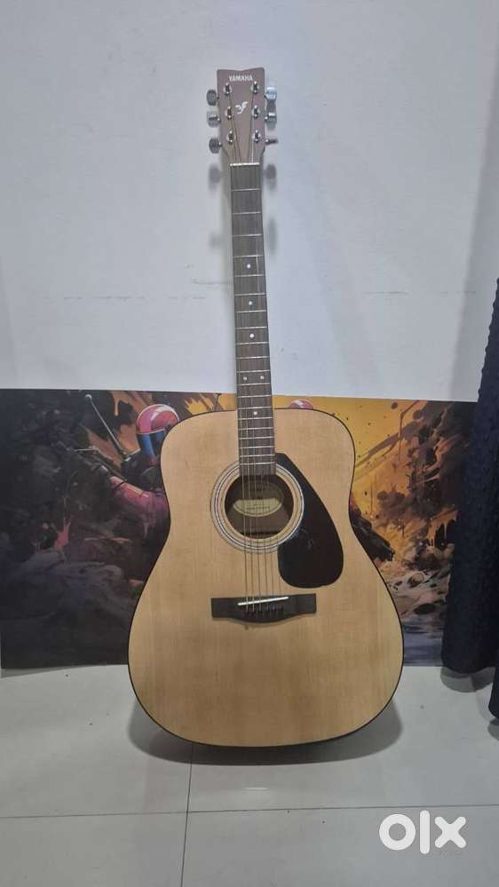 Yamaha F280 40 inch Acoustic guitar