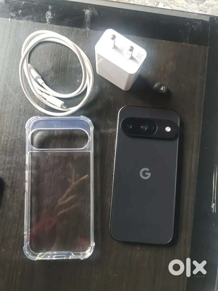 Google Pixel 9 box piece - Black, with screen glass, Case & Charger