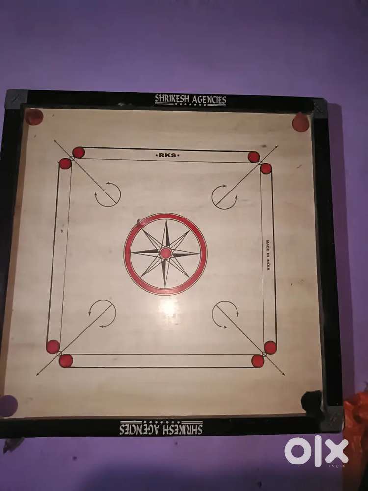 Carrom board