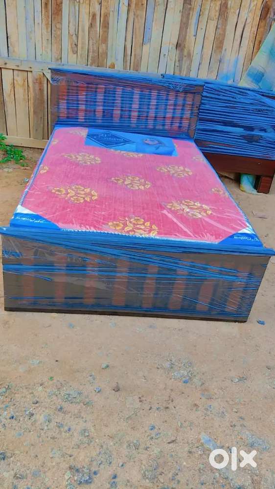 New factory outlet queen size without storage available at low price