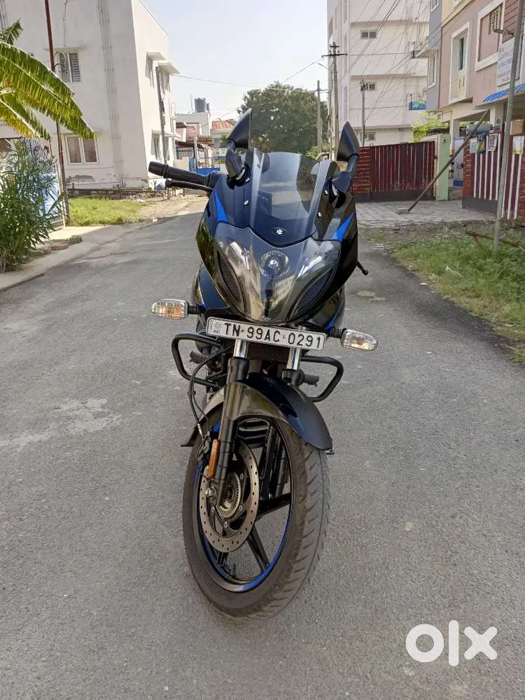 Bajaj Pulsar 220F Dual Disc ABS Brand New Condition For Sale
