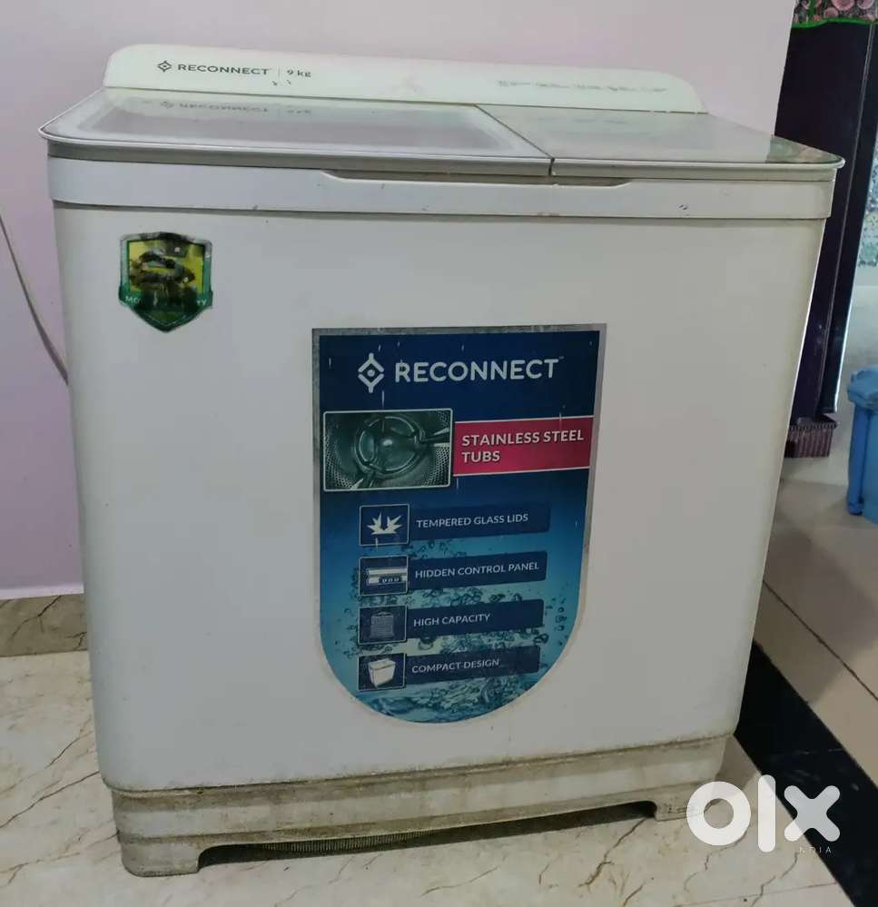 4 years old Reliance Reconnect semi automatic washing machine