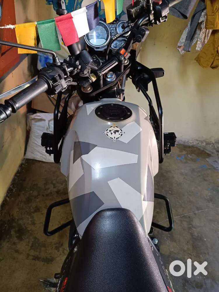 Royal Enfield Himalayan 411
