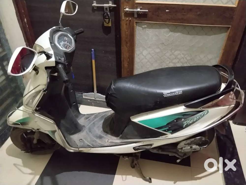 One hend  sccoty sell