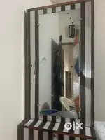 Wooden Dressing Table With Mirror