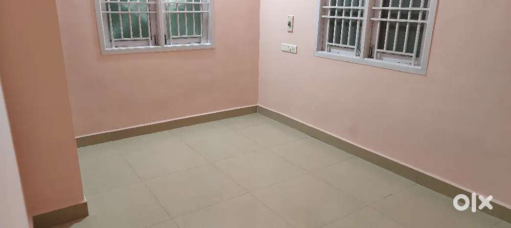 2portion House sale kovilambakkam (Rose Nagar)