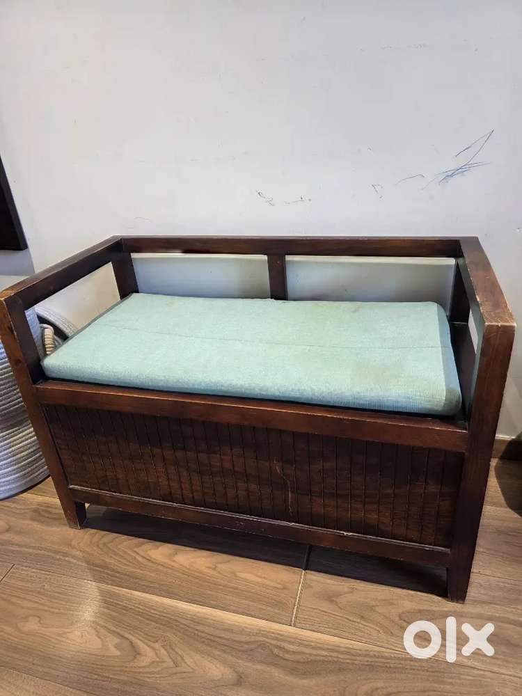 Urban ladder bench with storage