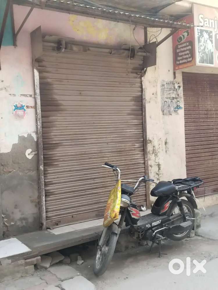 Shop rent me dena hai fast food ke liya