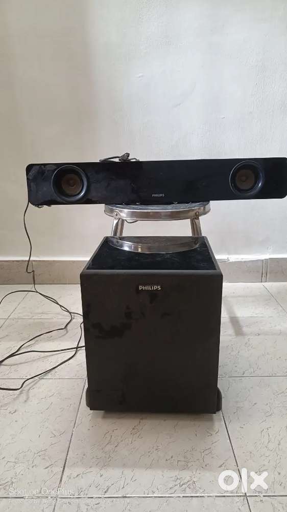 Phillips speaker with woofer.