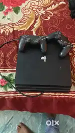PS4 Pro 1 Tb and 11 top games