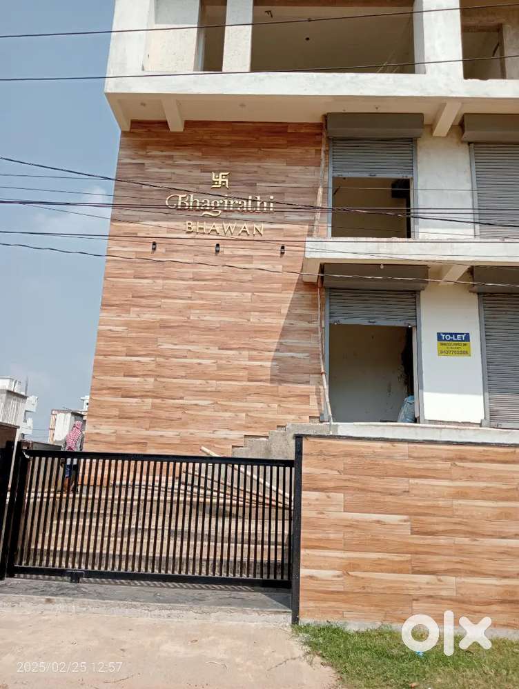 2500 sqft. COMMERCIAL SPACE AVAILABLE FOR RENT at RS.50/- PER SQFT
