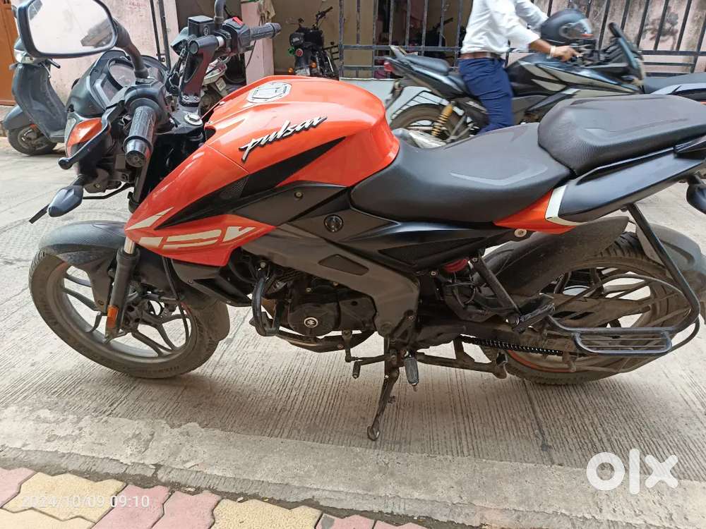 Bajaj pluser ns