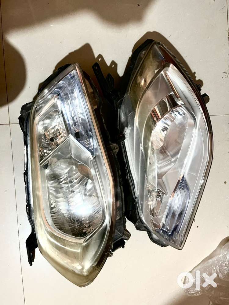 S cross bumper headlight bounet