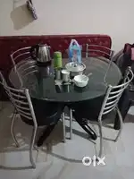 Dining table good condition