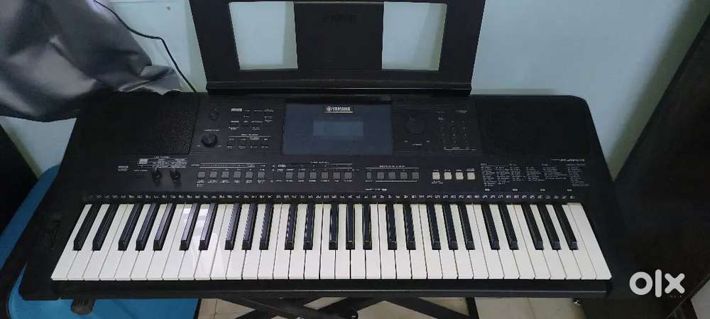Yamaha PSR e463 keyboard