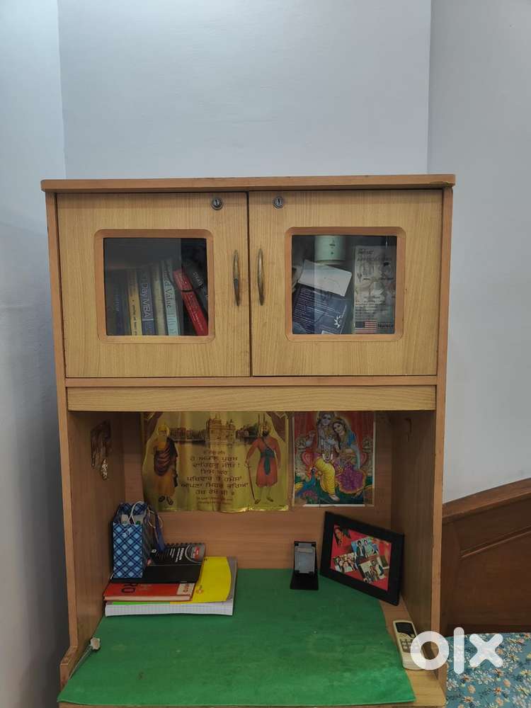 Computer table with multiple storage options
