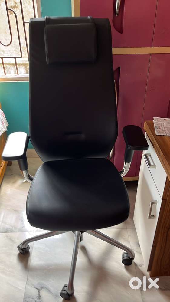 Godrej Lether office chair(within warrenty)