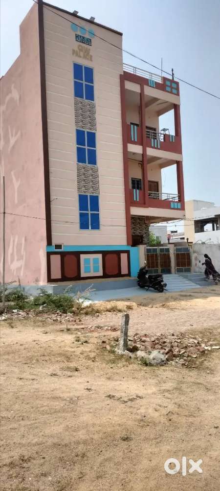 3 Floor Independent House for Sale – 100 Gaz  2 Car Parking