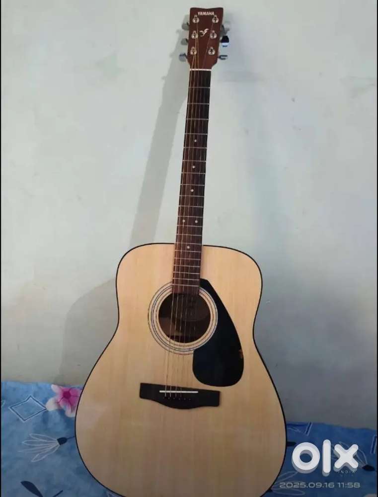 YAMAHA F280 GUITAR ACOUSTIC *Perfectly working*