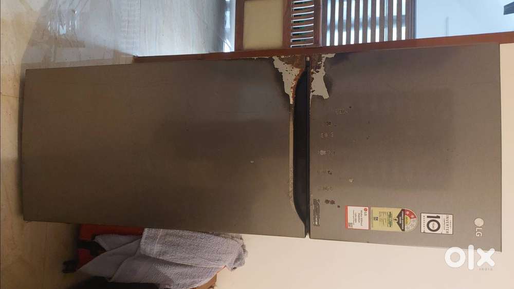 255 litter LG REFRIGERATOR perfect condition