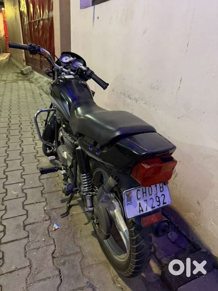 Splendor plus black colour single handed driver  62000 km driven .