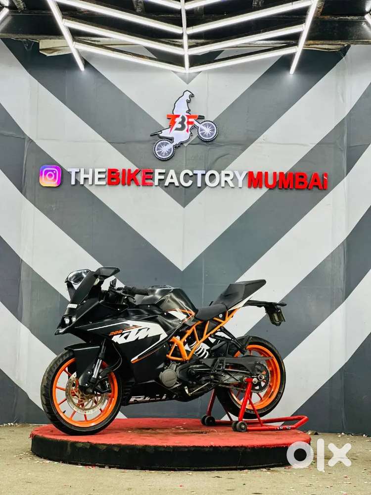KTM RC 200 THE BIKE FACTORY IN MINT CONDITION