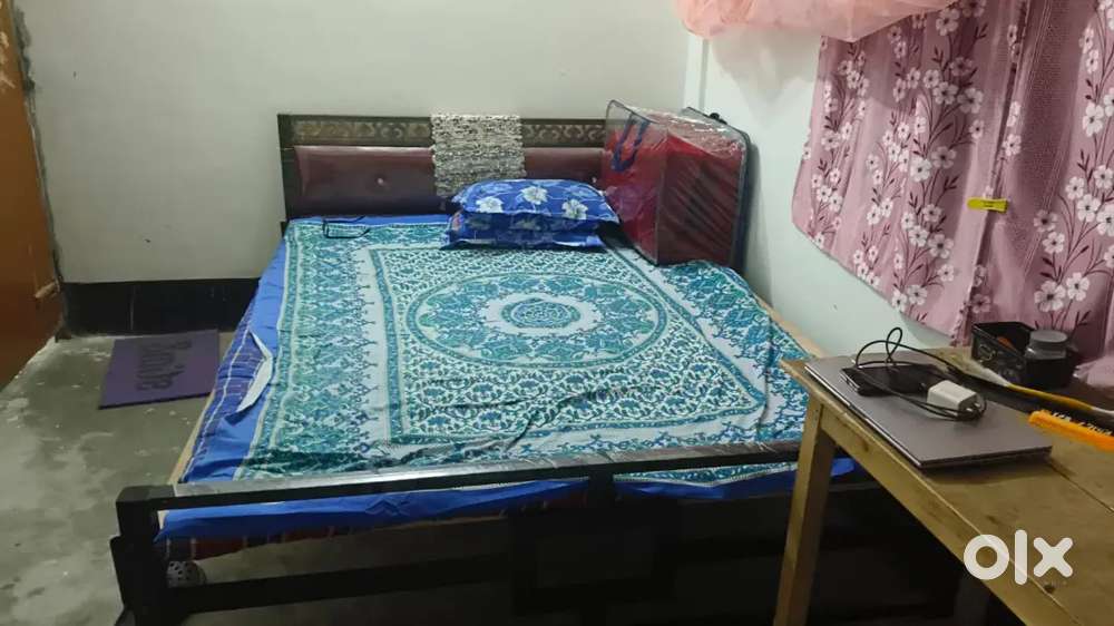 HOMESTAY WITH SLEF COOKING PERDAY BASIS (Walking 4m Ganeshguri Bustop)