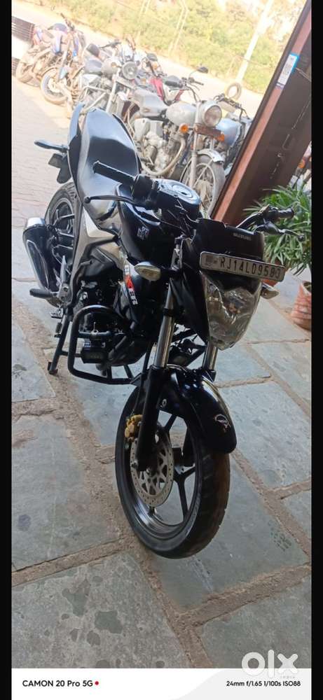 Suzuki gixxer with new tyres and good condition