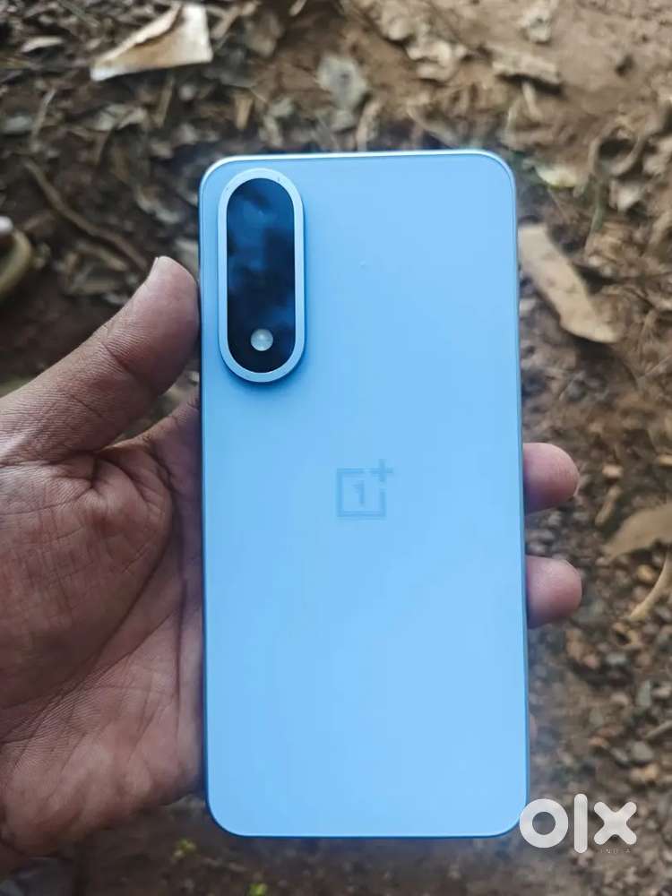 One plus nord 5for urgent sale,one month old