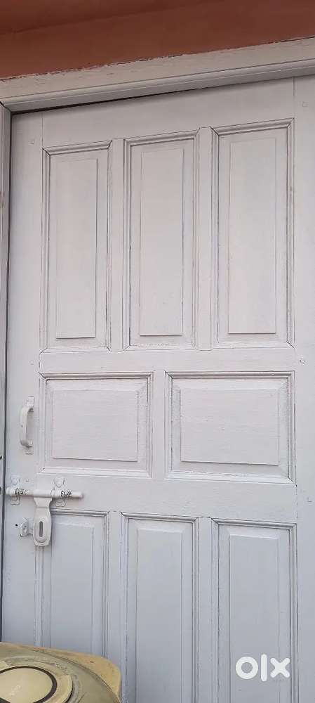 Pg or room for girl's