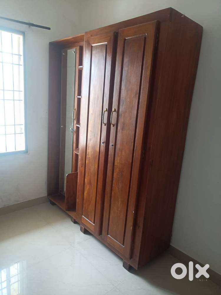 3 sharing at 3750 for ladies at maradu